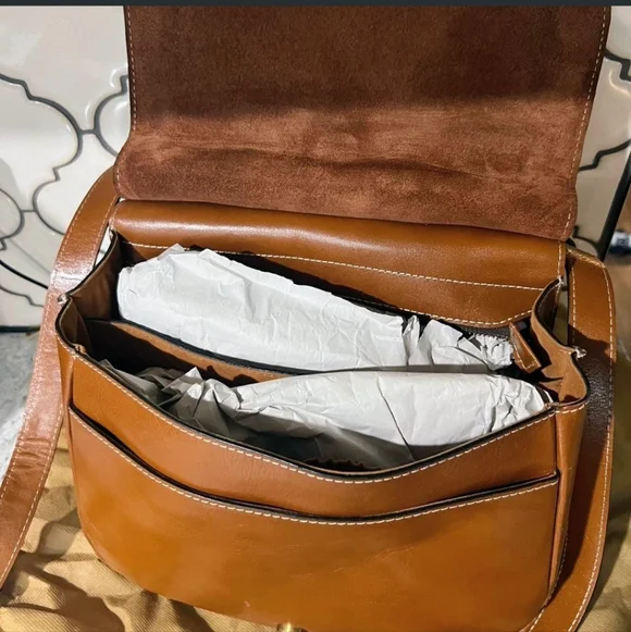 Patricia Nash London Heritage Saddle Bag, Card and Dust Bag $249 Retail EUC - Picture 4 of 6